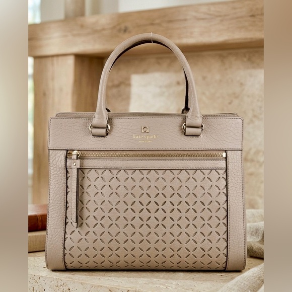 🌸 Gorgeous Kate Spade New York Perri Lane Roma satchel in color beige